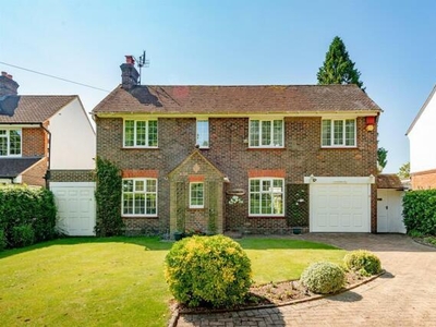 4 Bedroom Detached House For Rent In Crawley Down