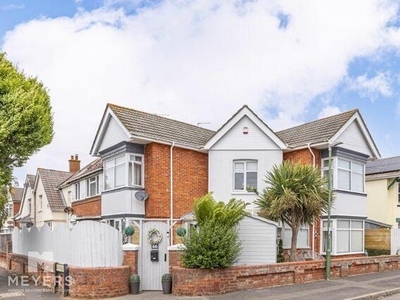 4 Bedroom Detached House For Sale In Southbourne