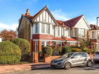 Cromwell Road, Beckenham, BR3 4 bedroom house in Beckenham