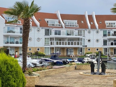 Flat for sale in Lake Avenue, Poole BH15