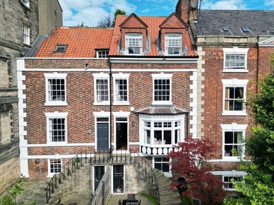 Town house for sale in Bagdale, Whitby YO21