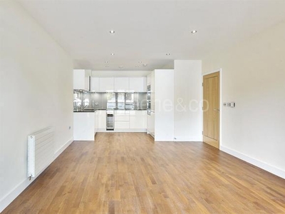 3 bedroom property to let in Lawn Road London NW3