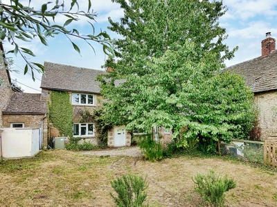 Cottage to rent in London Road, Poulton, Cirencester GL7