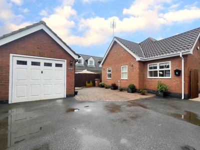 Detached bungalow for sale in Fair View Close, Gilberdyke, Brough HU15