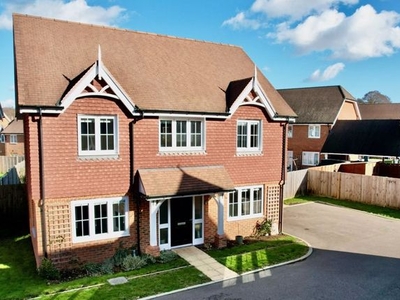 Detached house for sale in Somerset Close, Elstead, Godalming GU8