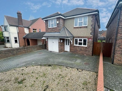 Detached house for sale in The Avenue, Luton LU4