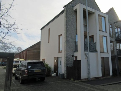 End terrace house to rent in Couture Grove, Street BA16