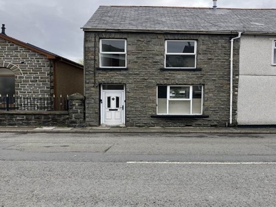 End terrace house to rent in Wyndham Crescent, Aberdare, Rhondda Cynon Taff CF44