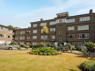 Flat for sale in Avenue Close, Avenue Road, St Johns Wood NW8