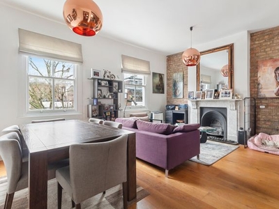 Flat for sale in Cornwall Crescent, Notting Hill W11