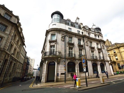 Flat to rent in Bedford Chambers, Leeds LS1