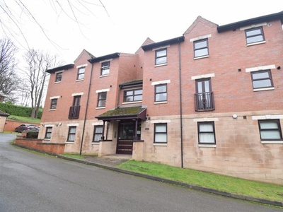 Flat to rent in Cliff Villa Court, Wakefield WF1