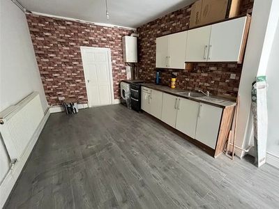 Flat to rent in Hall Street, Dudley DY2