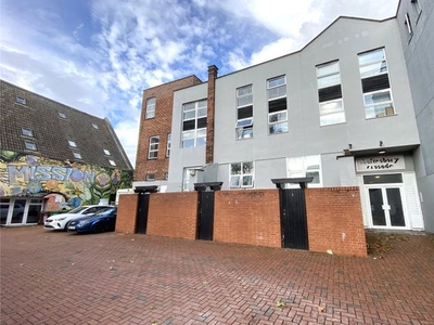 Flat to rent in Shaftesbury Crusade, Bristol BS2