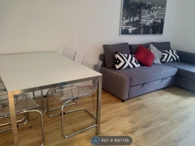 Flat to rent in West Lee, Cardiff CF11