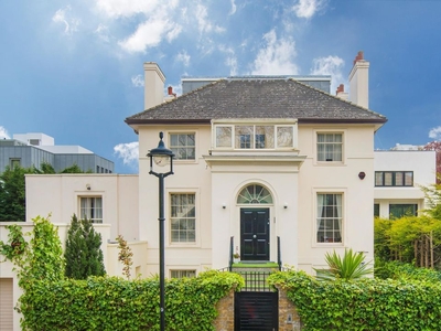 Luxury 6 bedroom Detached House for sale in London, United Kingdom