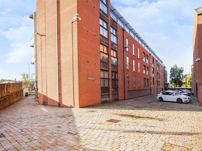 Penthouse to rent in Navigation Walk, Wakefield WF1