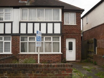 Semi-detached house to rent in Grafton Road, Oldbury B68