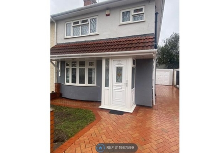 Semi-detached house to rent in Woodland Avenue, Wolverhampton WV6