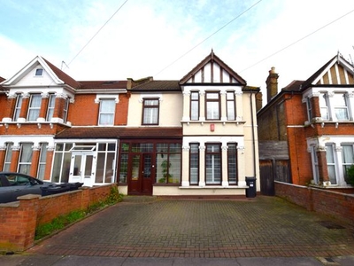 End terrace house for sale in Oakwood Gardens, Ilford IG3