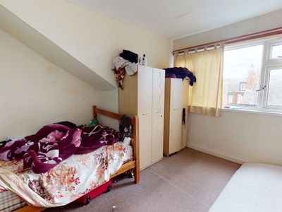 Terraced house to rent in Autumn Avenue, Hyde Park, Leeds LS6