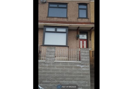 Terraced house to rent in Bay Street, Swansea SA1