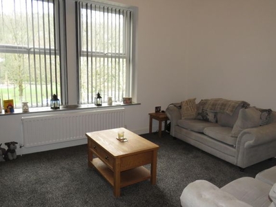 Terraced house to rent in Burnley Road, Luddendenfoot, Halifax HX2