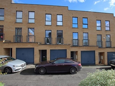 Town house for sale in Horizon Place, Studio Way, Borehamwood WD6
