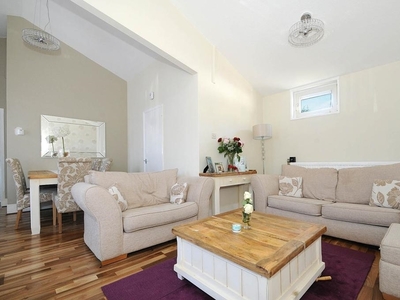 1 bedroom property to let in Garlinge Road Chevington NW2