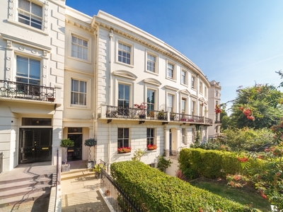 1 bedroom property to let in Montpelier Crescent Brighton BN1