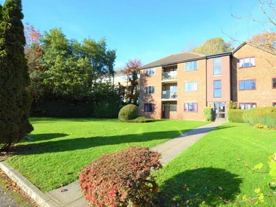 1 Bedroom Shared Living/roommate Redhill Surrey
