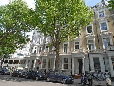 2 Bedroom Apartment Bayswater Greater London