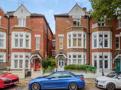 2 bedroom Flat for sale in Whittingstall Road, Fulham SW6