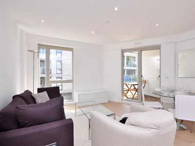 2 bedroom property for sale in Balham Hill, London, SW12