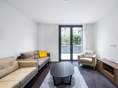 2 bedroom property to let in Alie Street London E1