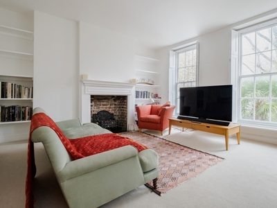 2 bedroom property to let in Colebrooke Row London N1