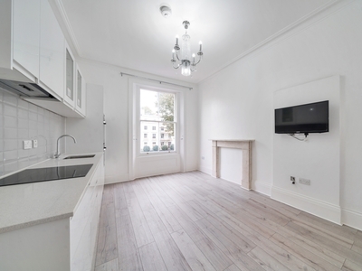 2 bedroom property to let in Princes Square London W2