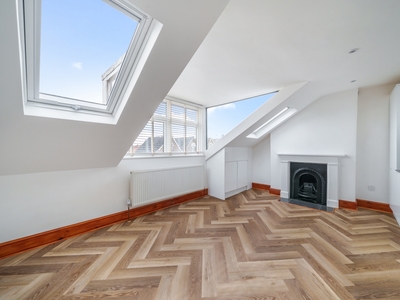 2 bedroom property to let in Whittington Road London N22