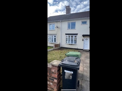 3 Bed Semi-Detached House, Dickinson Avenue, WV10