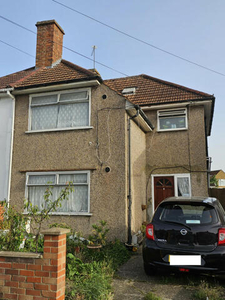 3 Bedroom Terraced House For Sale In Hounslow, Greater London