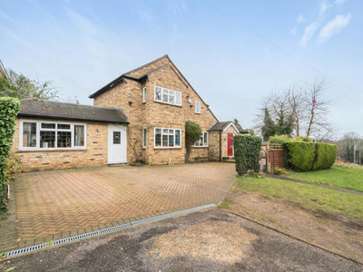 4 Bedroom Detached House For Sale In Chalfont St. Peter