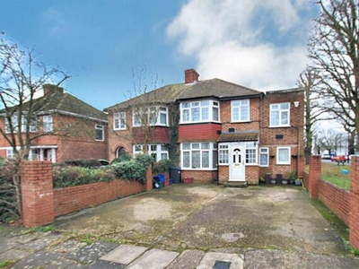 4 Bedroom House Cranford Greater London