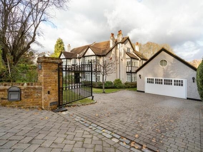 5 Bedroom House Purley Greater London