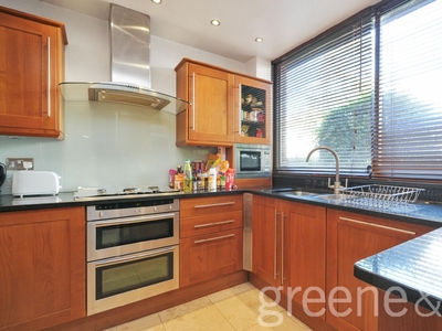 5 bedroom property to let in Abbey Road London NW6