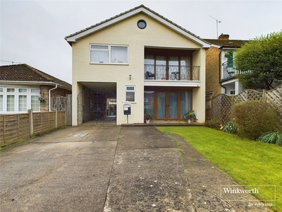 Wintringham Way, Purley on Thames, Reading, Berkshire, RG8 5 bedroom house in Purley on Thames