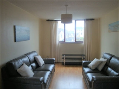 1 Bed Flat, Russell Street, SA1