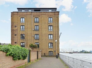 1 bedroom apartment for rent in Cubitt Wharf, Isle of Dogs, E14