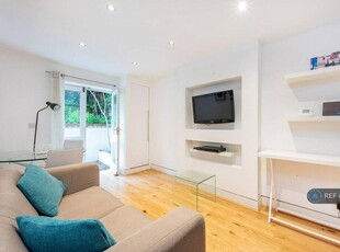 1 bedroom flat for rent in Hammersmith Grove, London, W6