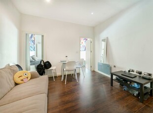 1 bedroom flat for rent in North End Road, London, SW6
