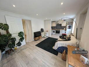 1 bedroom flat for rent in Victoria Road, Cambridge, CB4